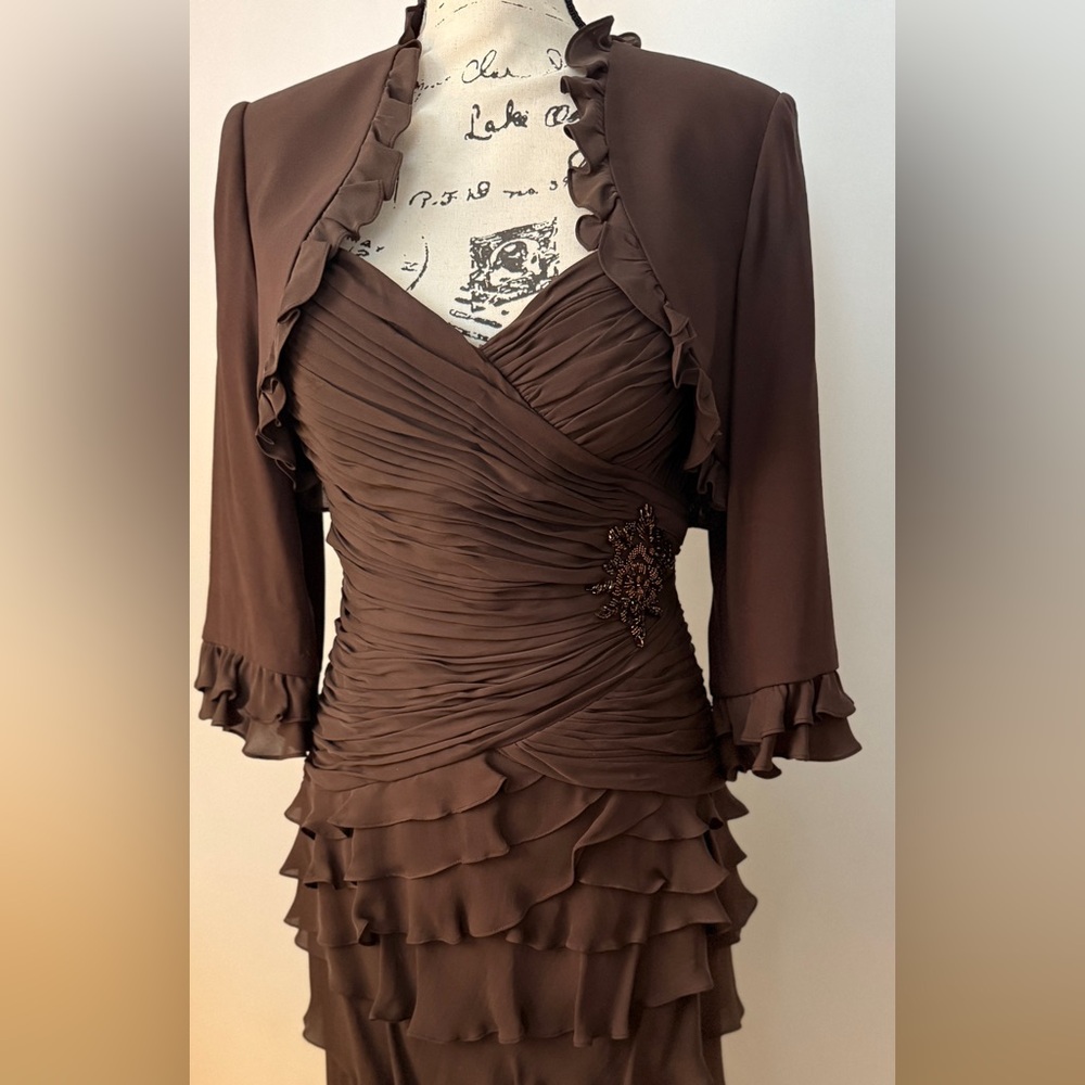 Jovani 100% silk MOTB dress/ size 10 Strapless with jacket Worn once 🤎